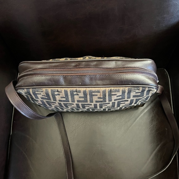 Vintage Fendi camera bag - Picture 2 of 7